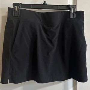 Athleta Brooklyn Midrise 13.5” Skort. Black. Size 6.